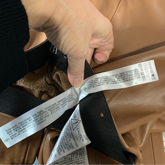 Zara NWOT soft supple vegan leather camel legging pants with side zipper. Size M - Picture 12 of 14